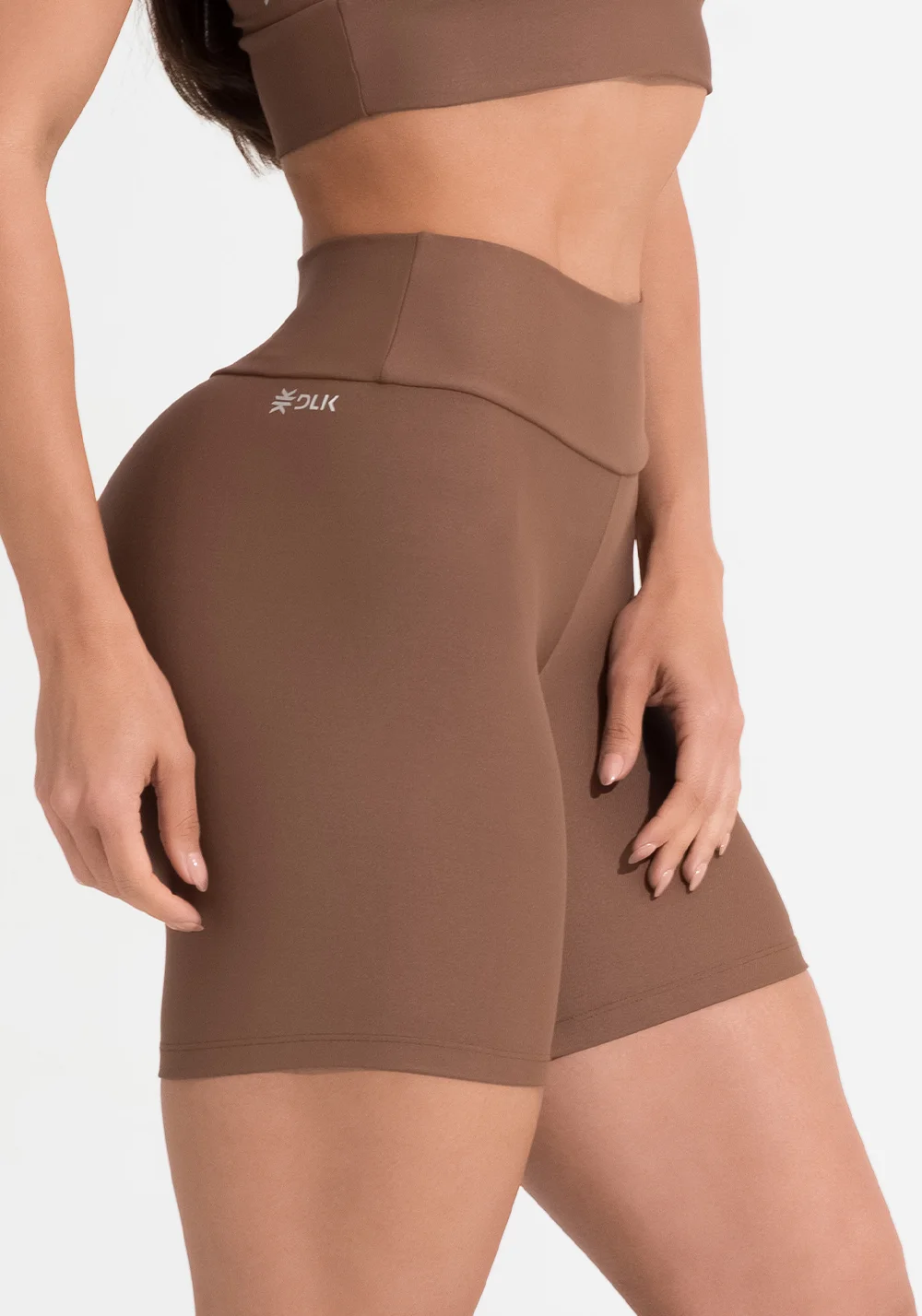 Bermuda fitness feminina marrom aura dlk